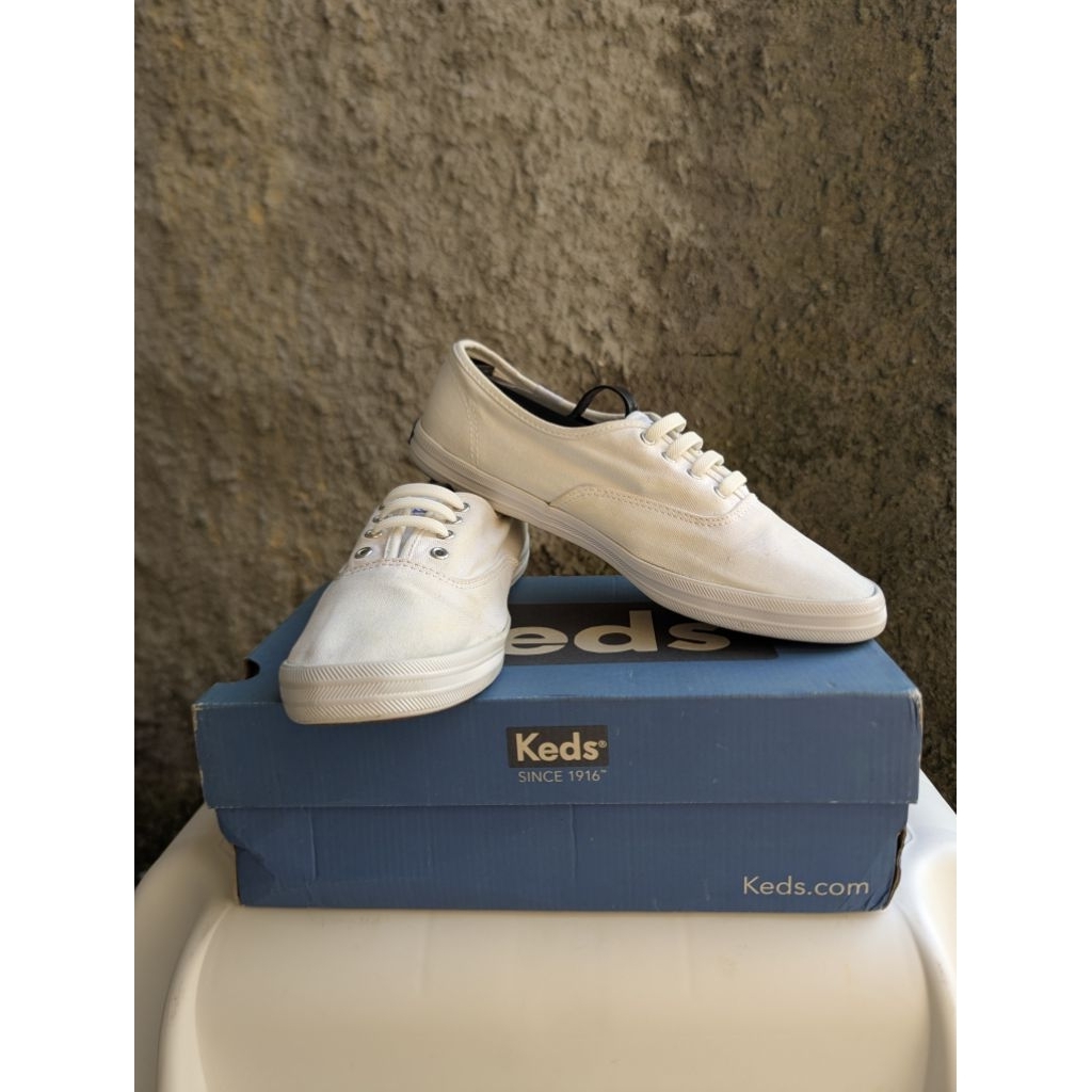 Sepatu Keds