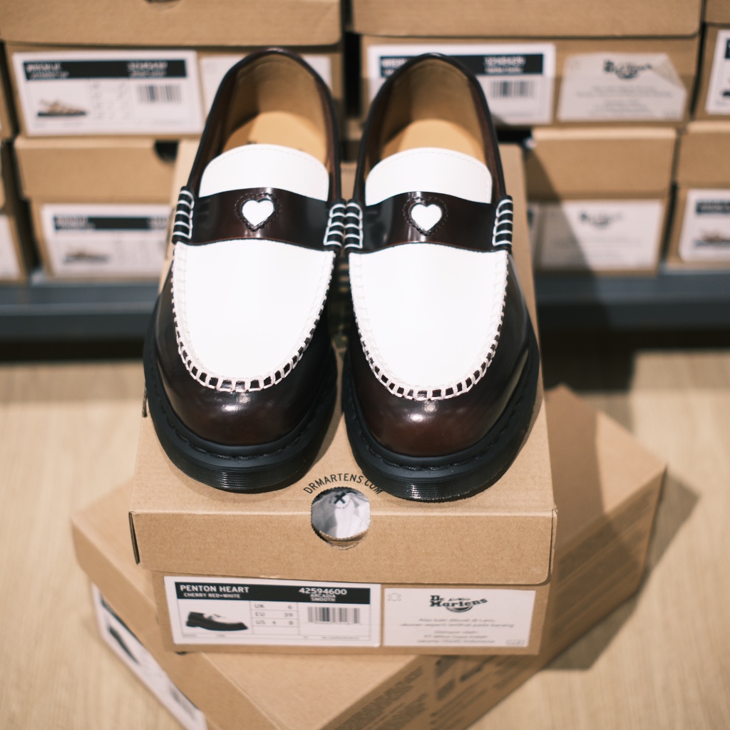 Sepatu Dr. Martens Penton Loafer Heart - Cherry Patent Lamper