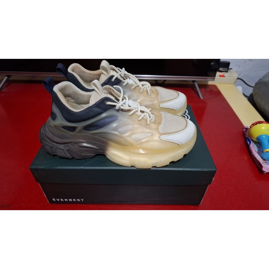 Sepatu Everbest Pria 41 Preloved