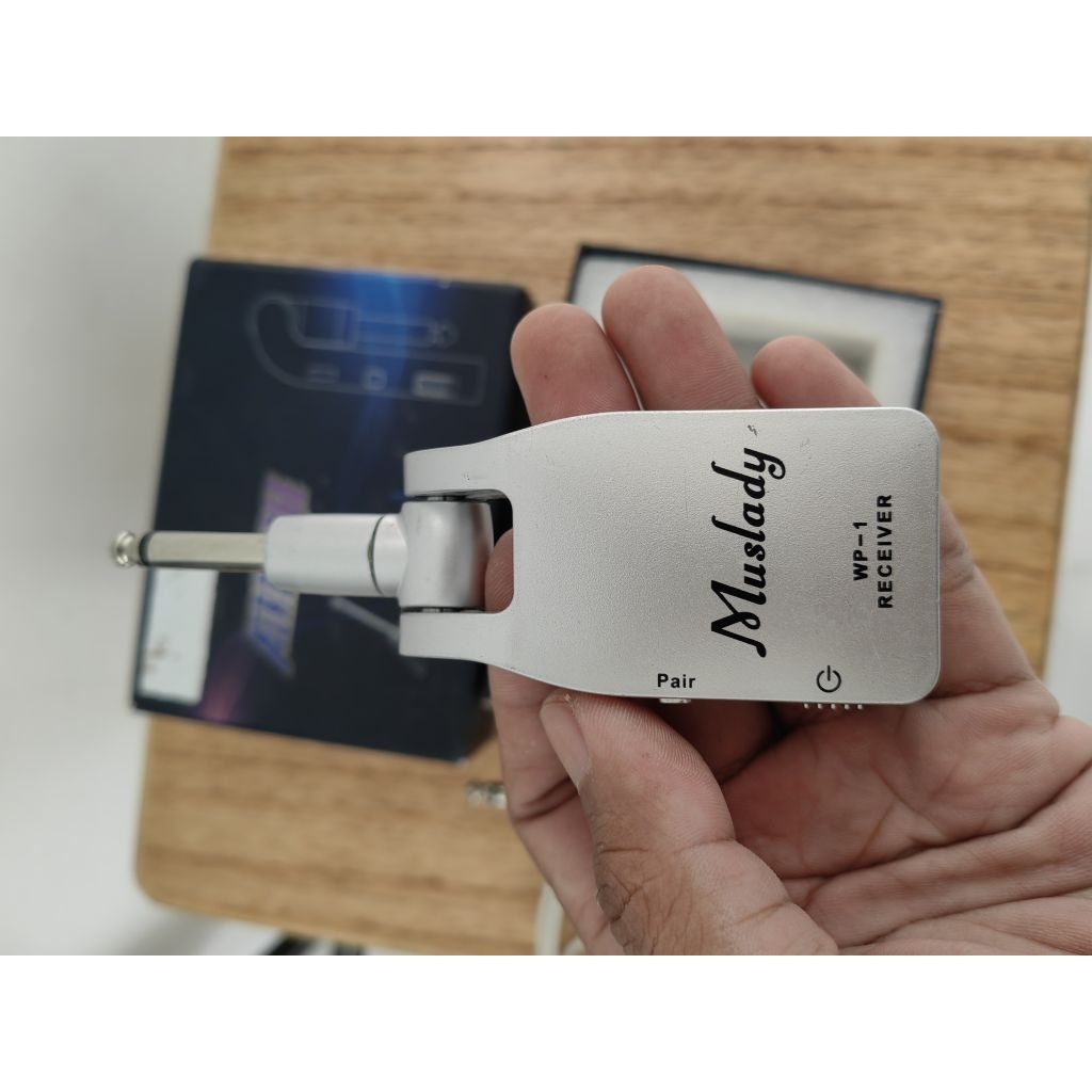 Wireless gitar muslady