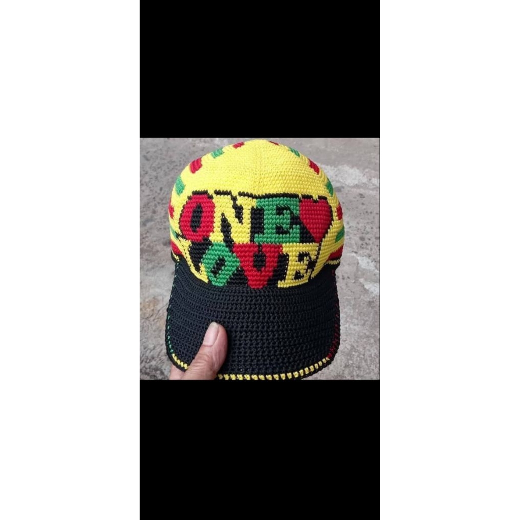Topi pet rajut original handmade ONE LOVE /RASTA/BOB MARLEY