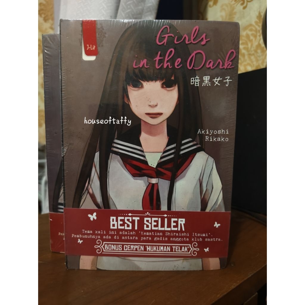 Novel Girls In The Dark karya Akiyoshi Rikako