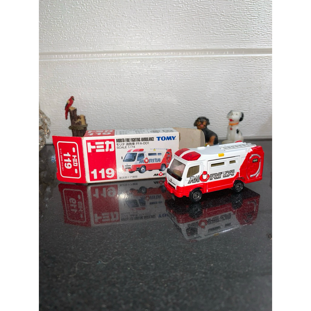 TOMY TOMICA MORITA FIRE FIGHTING AMBULANCE