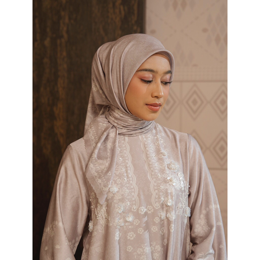 ARZA SCARVES BEIGE BY ALEZA LABEL
