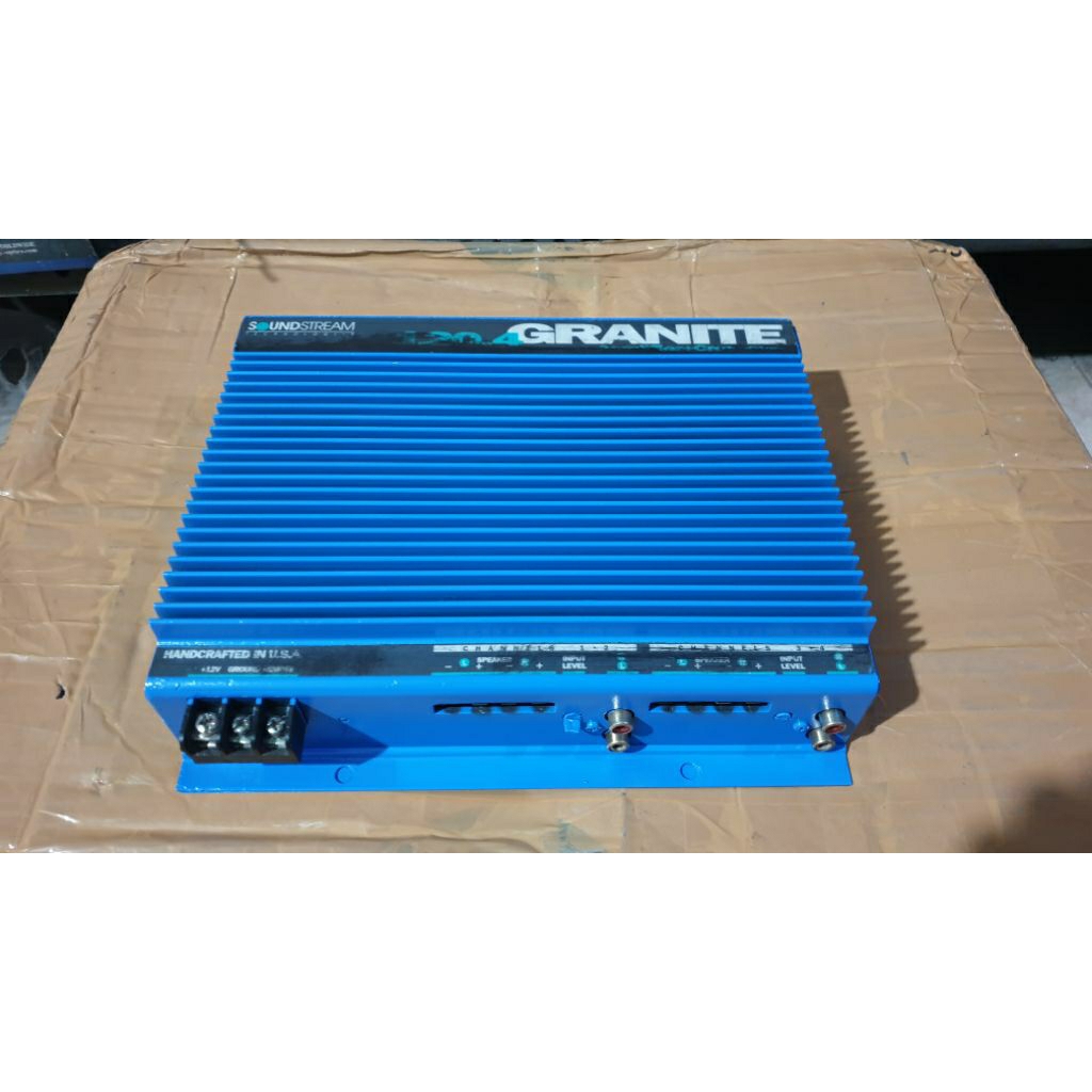 power amplifier mobil 4channel soundstream granit second bekas normal siap pakai