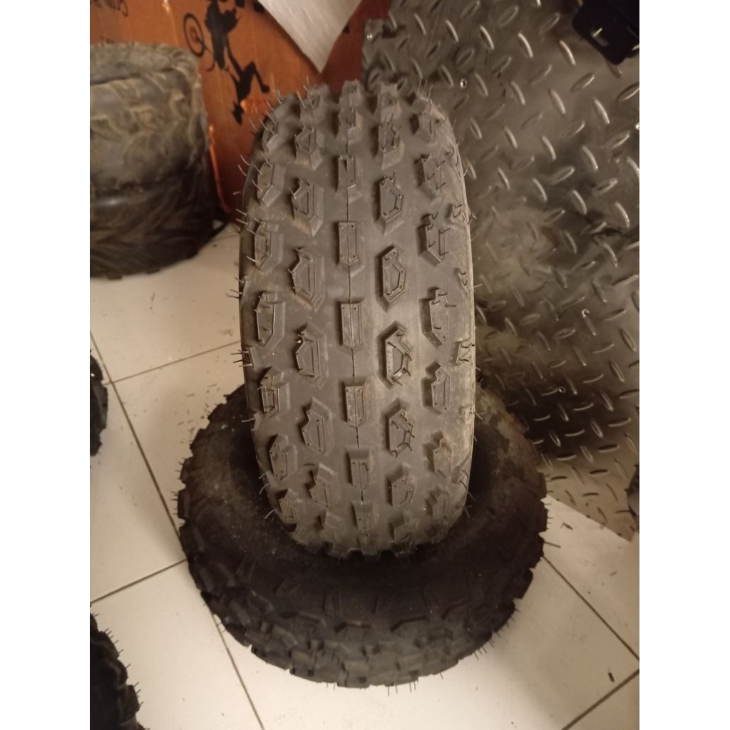 ban depan ATV ring 8 ukuran 19x7.00-8 set dengan velg dapat 2 set