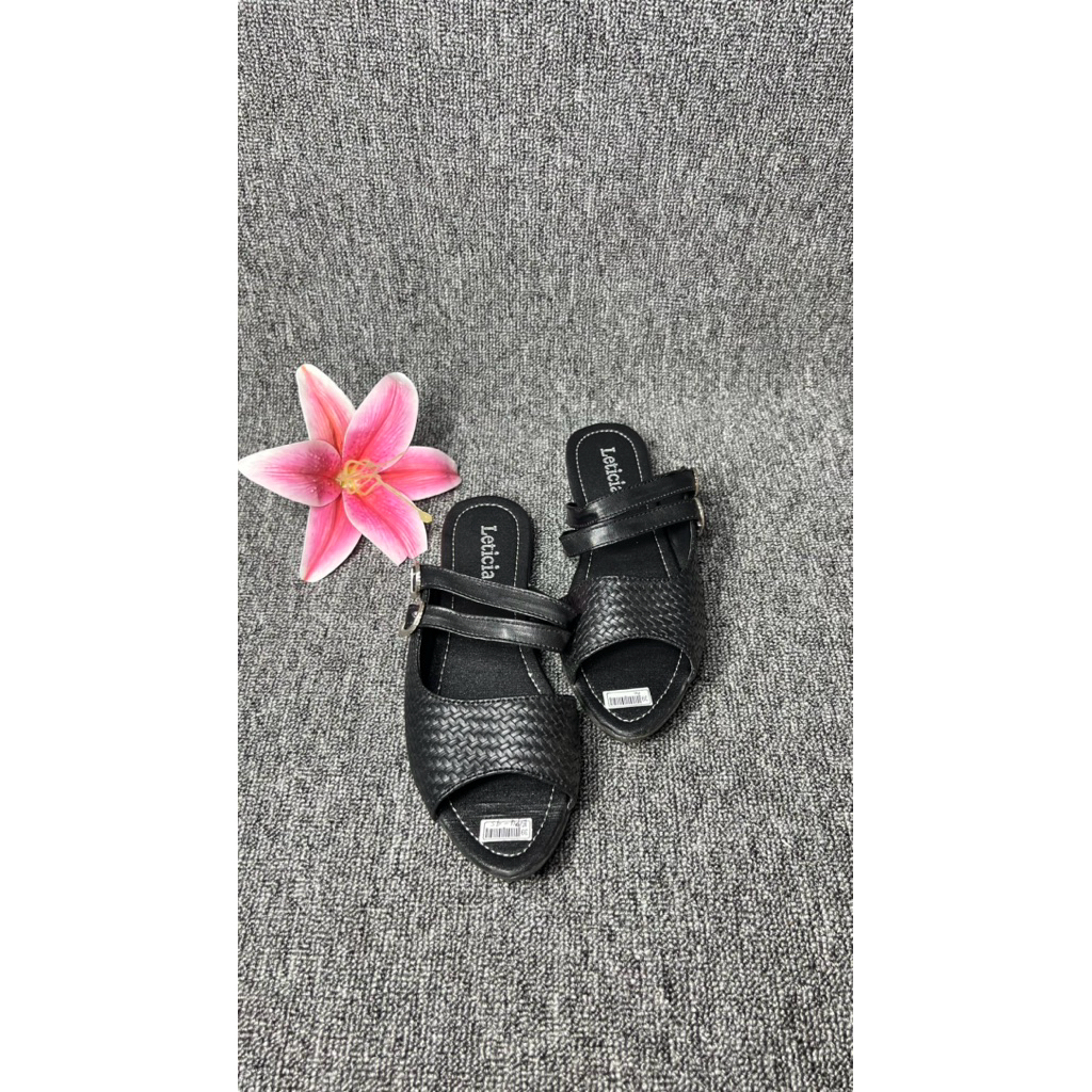 Leticia sandal flat wanita - dengan variasi tali gesper ganda - sandal slip onwanita