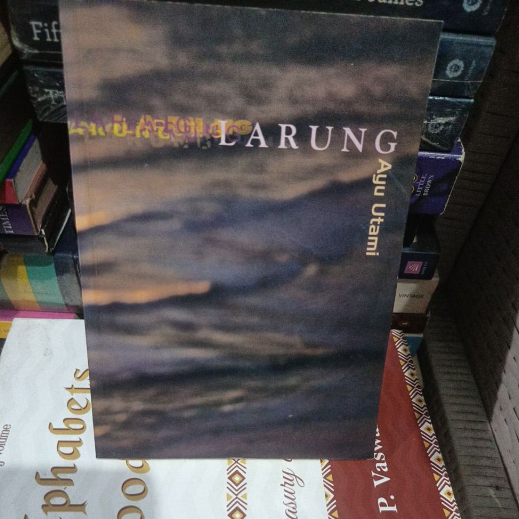LARUNG - AYU UTAMI