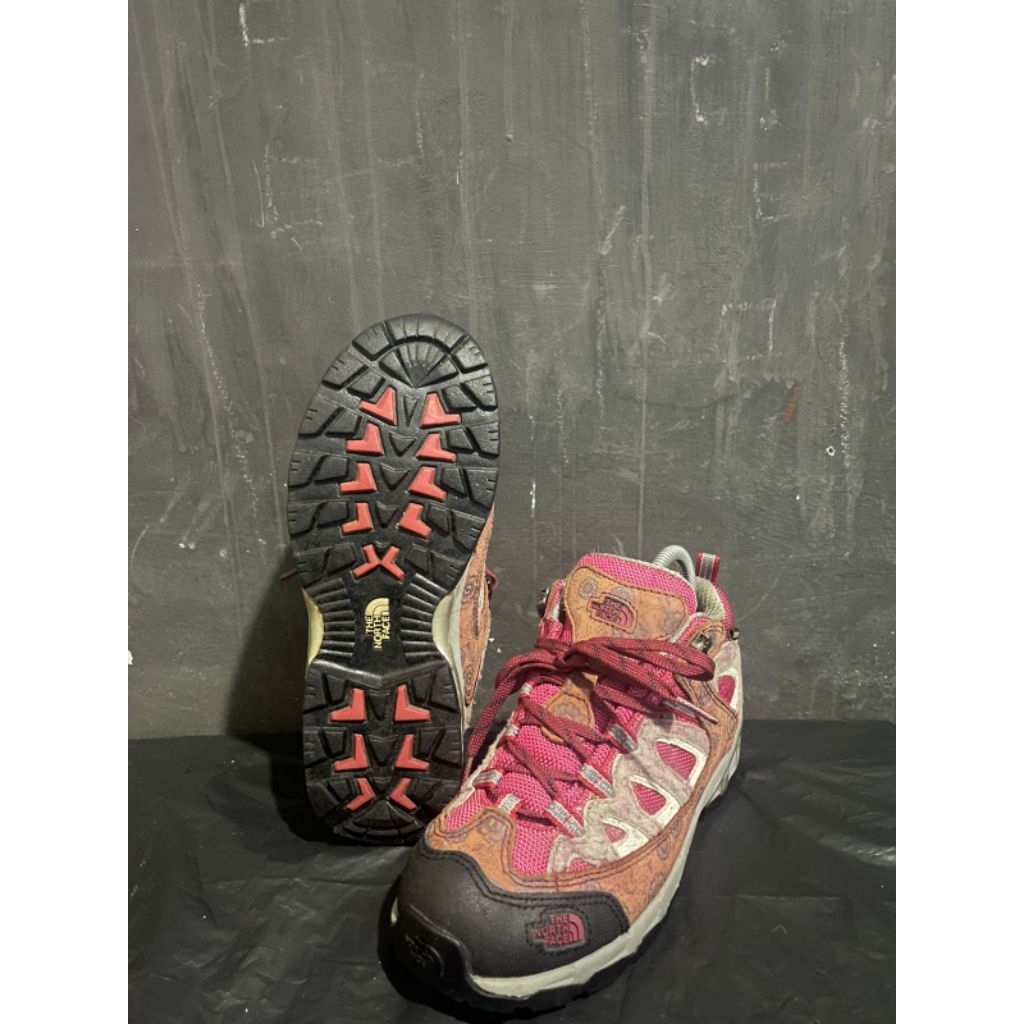 Sepatu Gunung Second Original + Admin