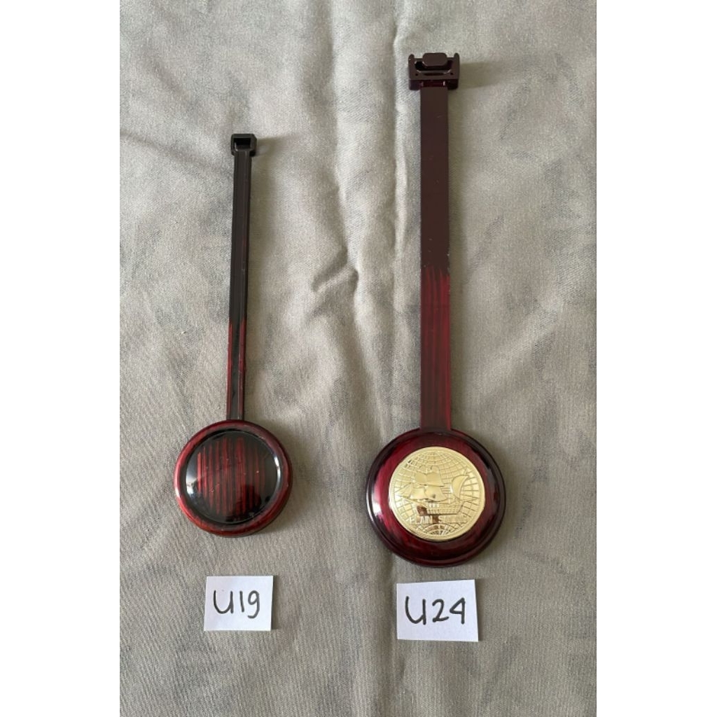 bandul jam dinding urat tua klasik