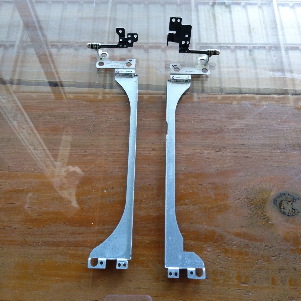 engsel laptop thinkpad e490