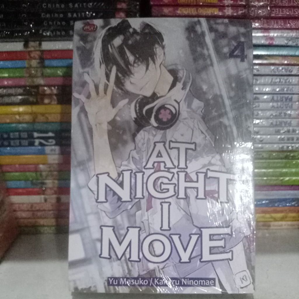 Komik At Night I Move 1-4