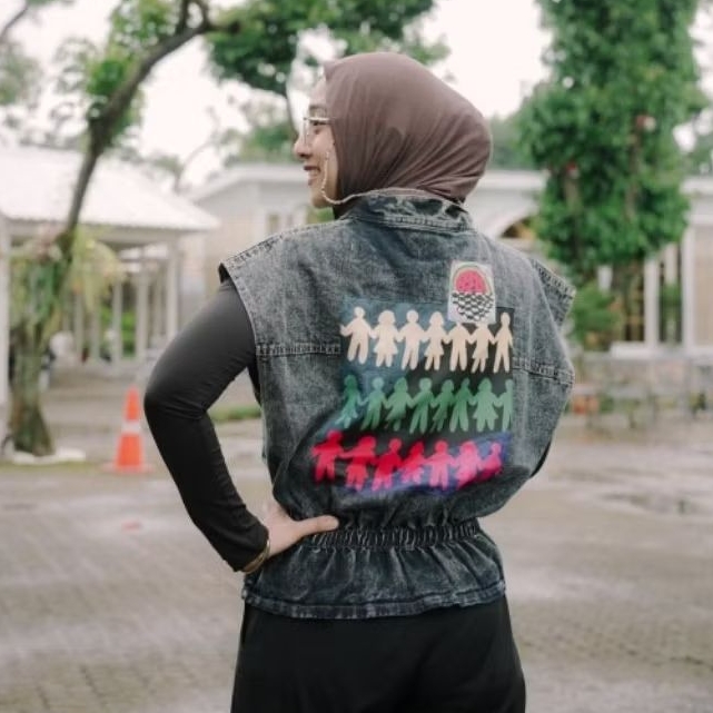 Lila Vest Palestine Black Denim