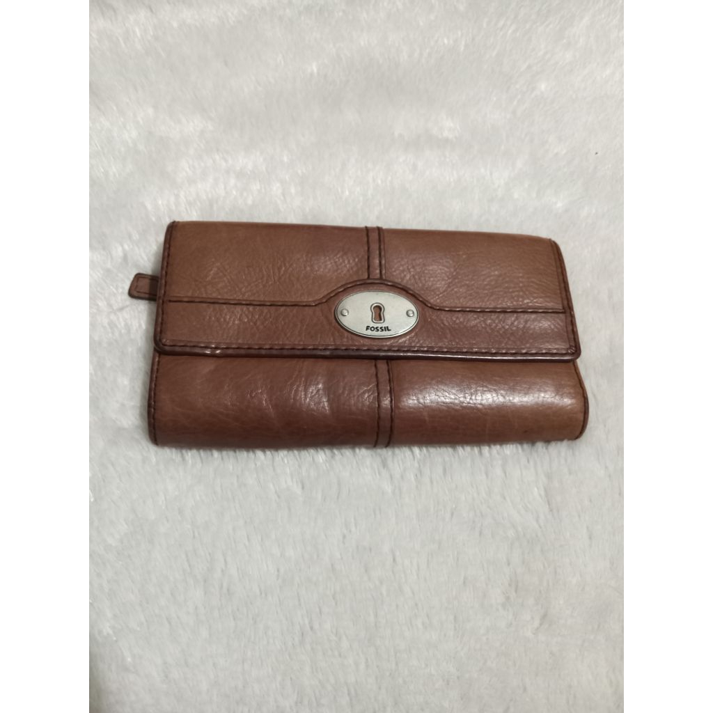 dompet trifold long wallet cesnut preloved