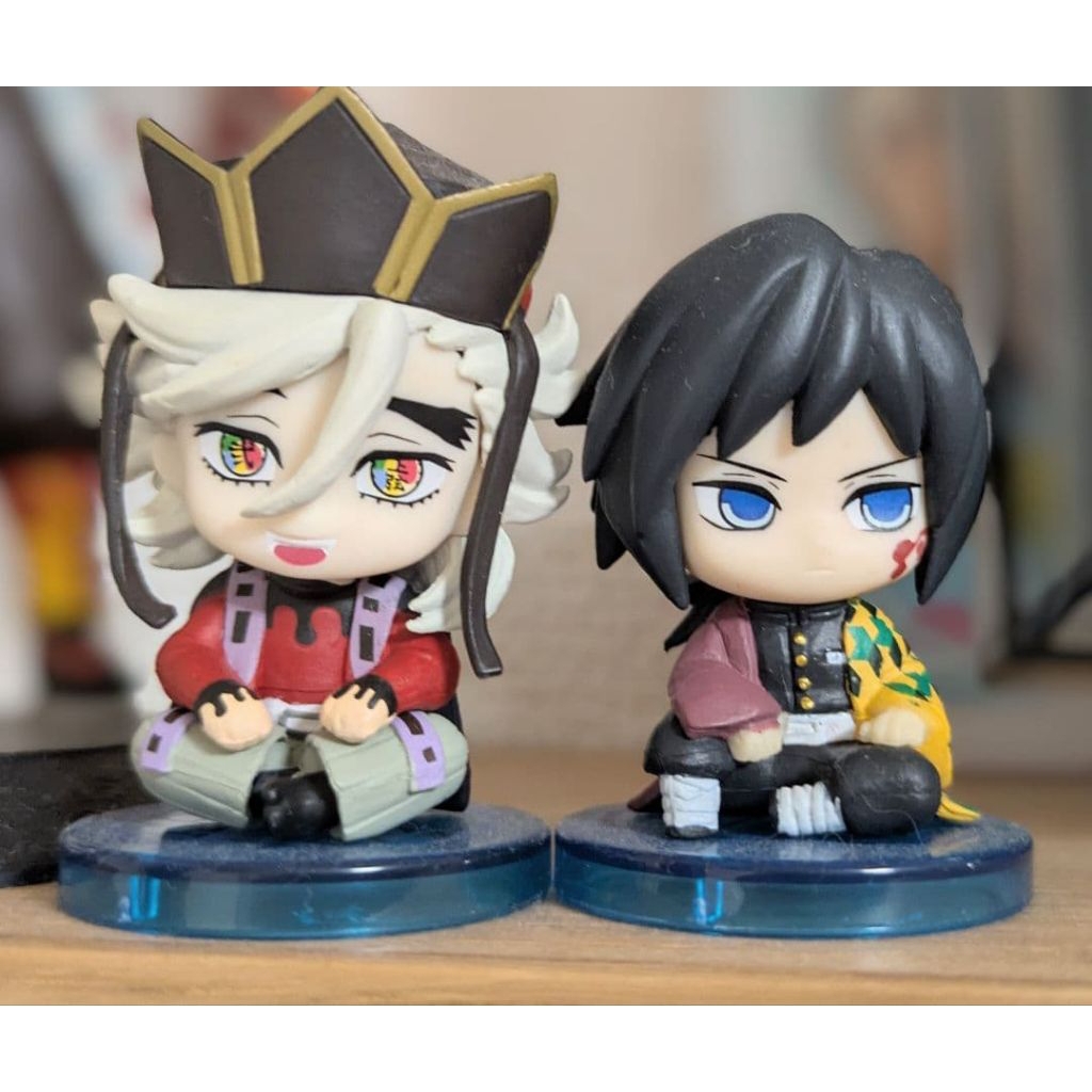 Figure Doma & Giyu Tomioka Demon slayer original Bandai Gashapon suwarasetai