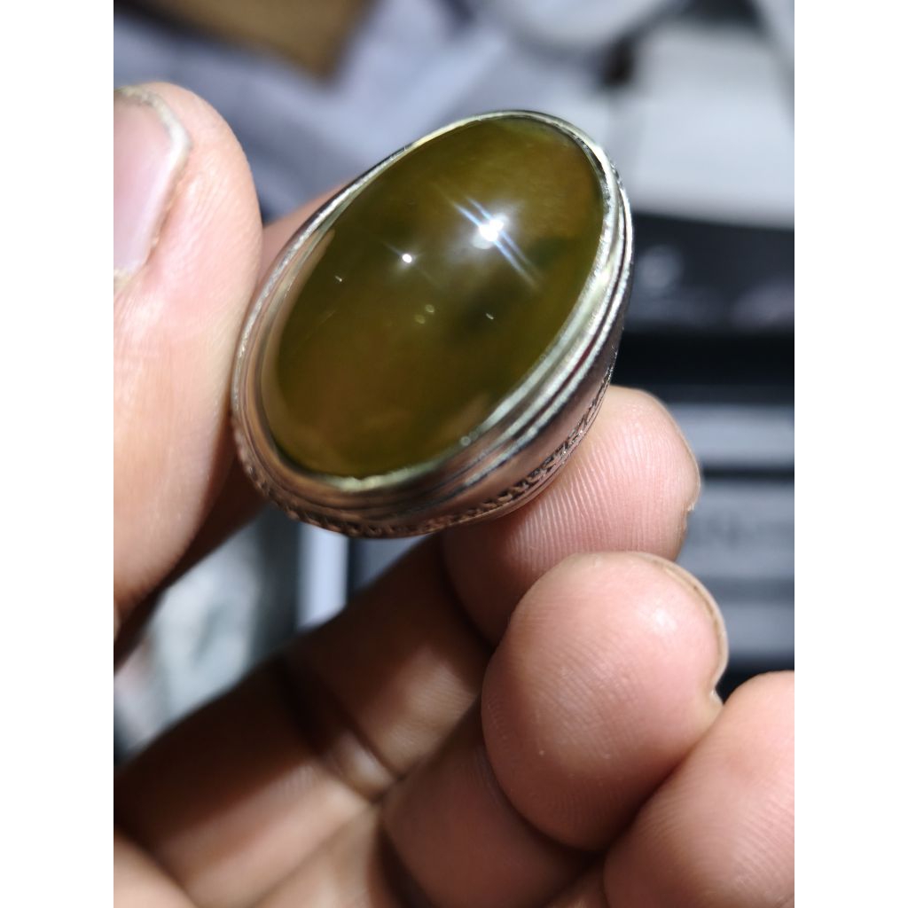 batu cincin solar Aceh kehijauan