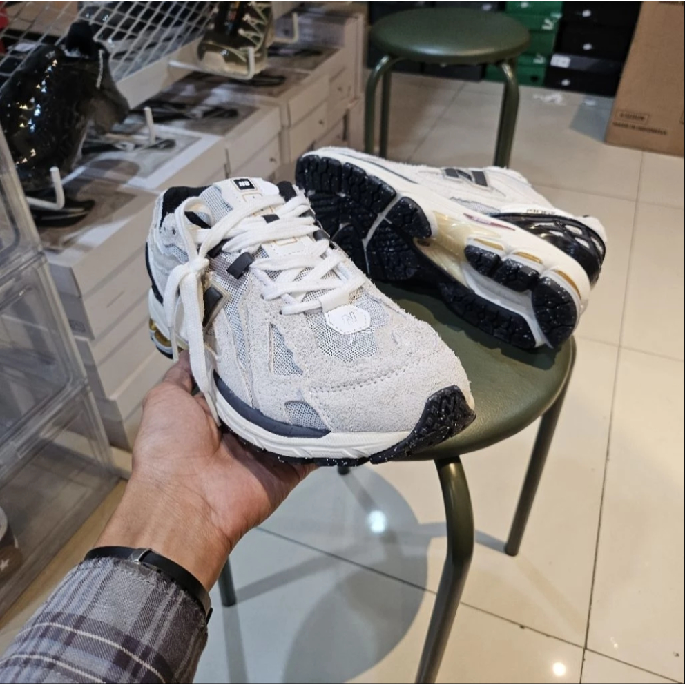 Amadeo Store 1906d Black Gold