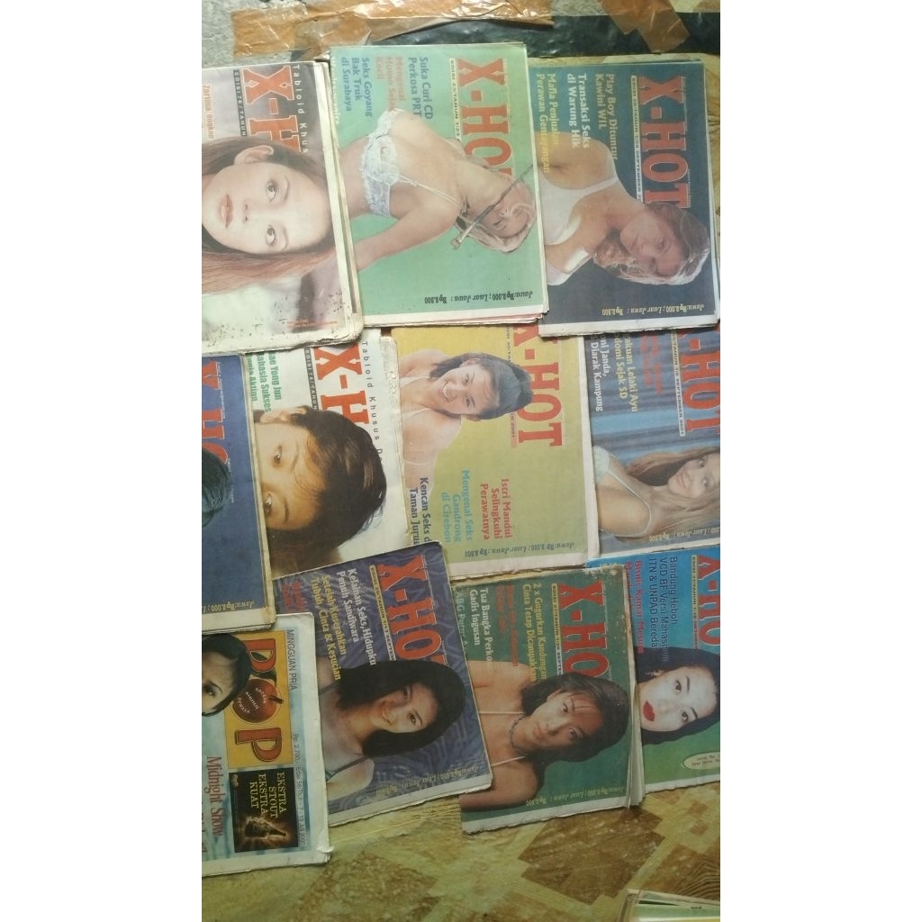Tabloid Lawas - Tabloid seperti difoto