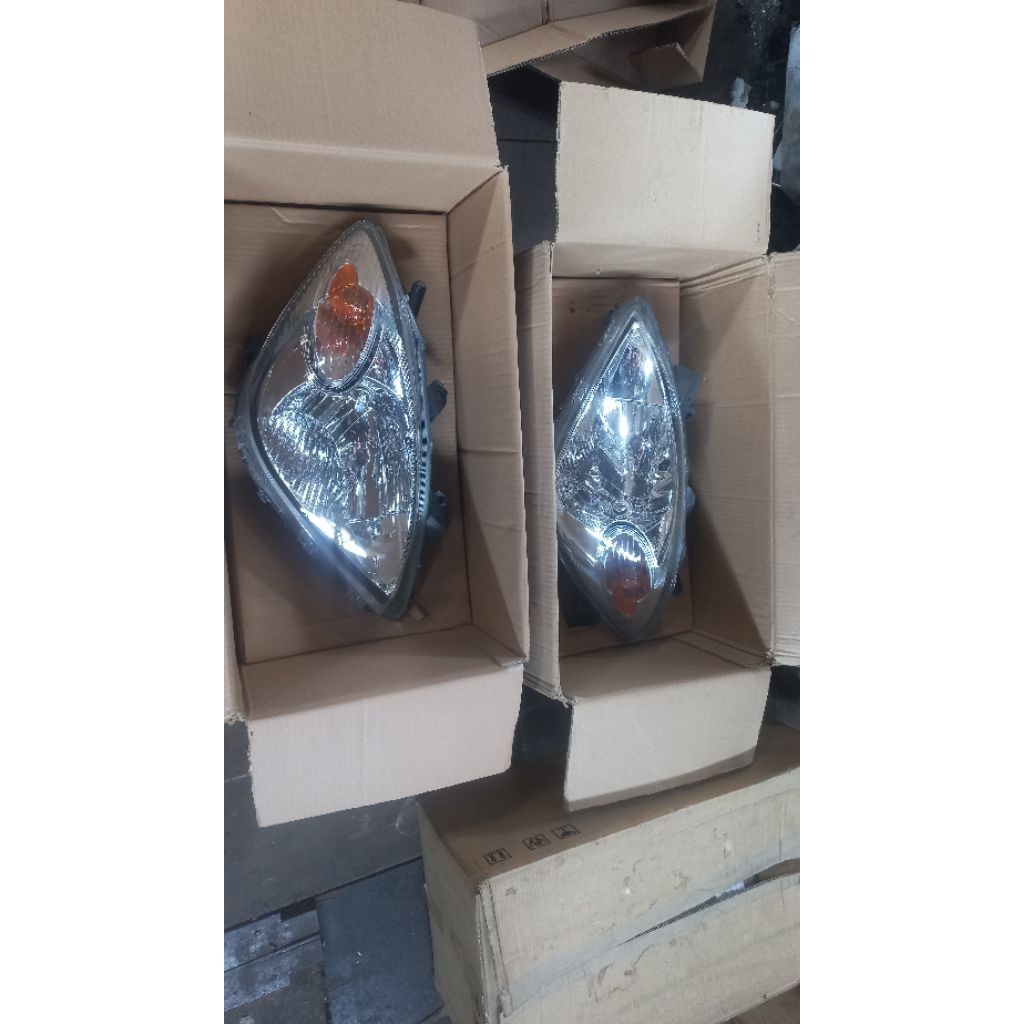 Headlamp avanza xenia vvti 2008-2010