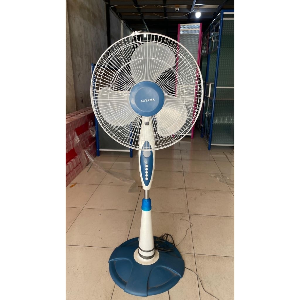 kipas angin berdiri Aoyama 16"