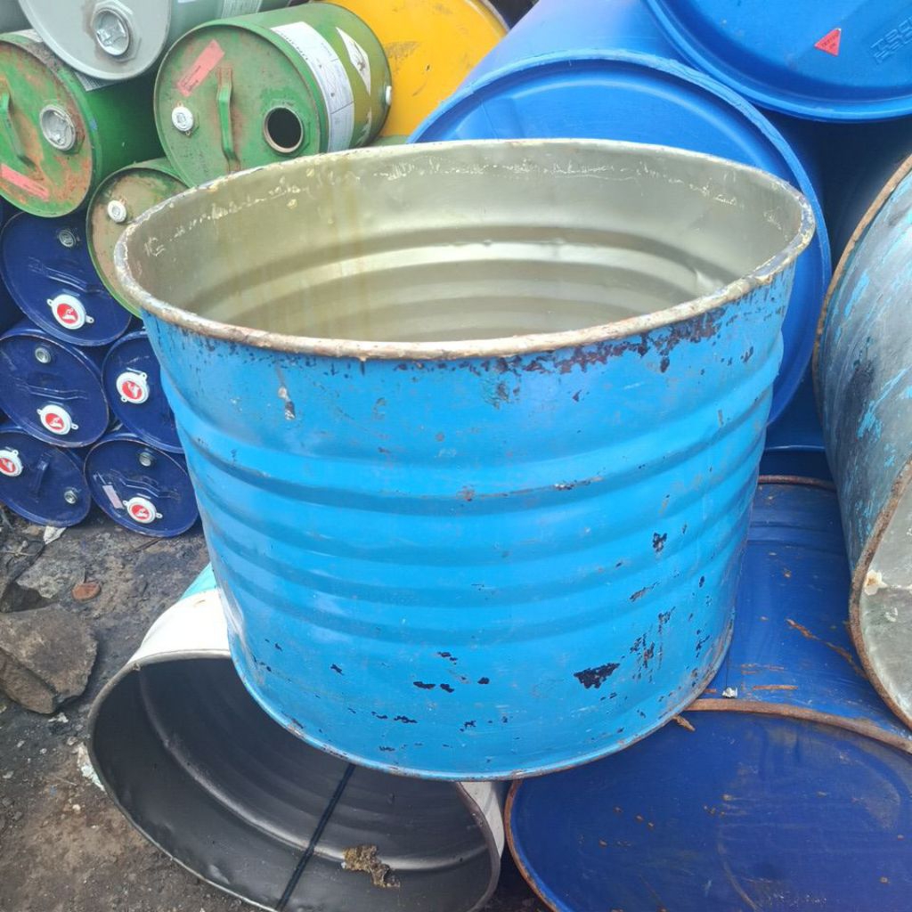 tempat sampah besi kapasitas 100 liter/drum besi/drum bakar/pot tanam/drum/penampungan air