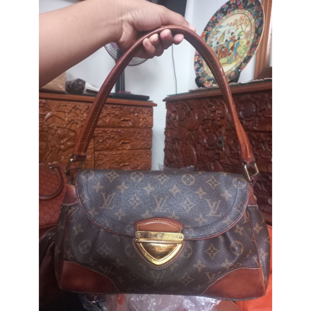 SHOULDER BAG LV BEVERLY MM