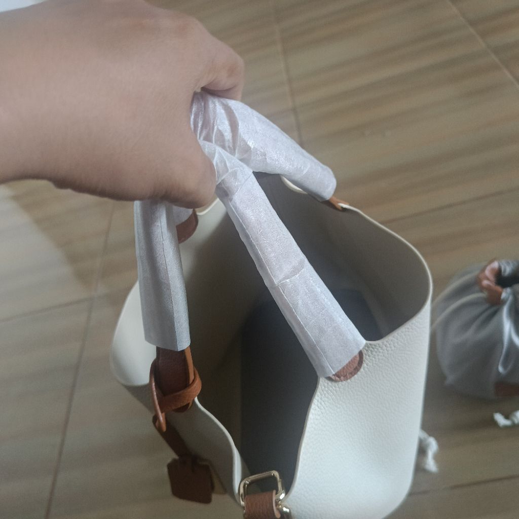 tas wanita warna putih