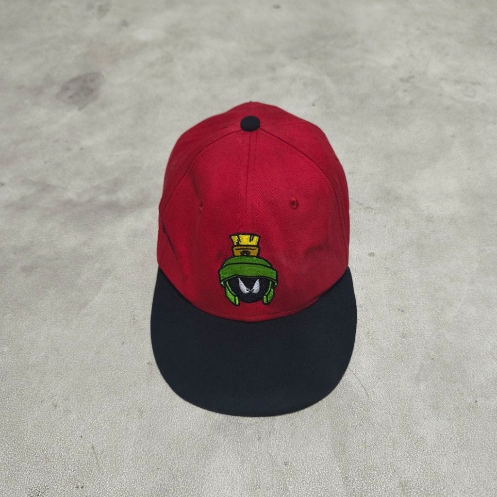 Topi snapback new era x Looney tunes marvis the Martians merah hitam