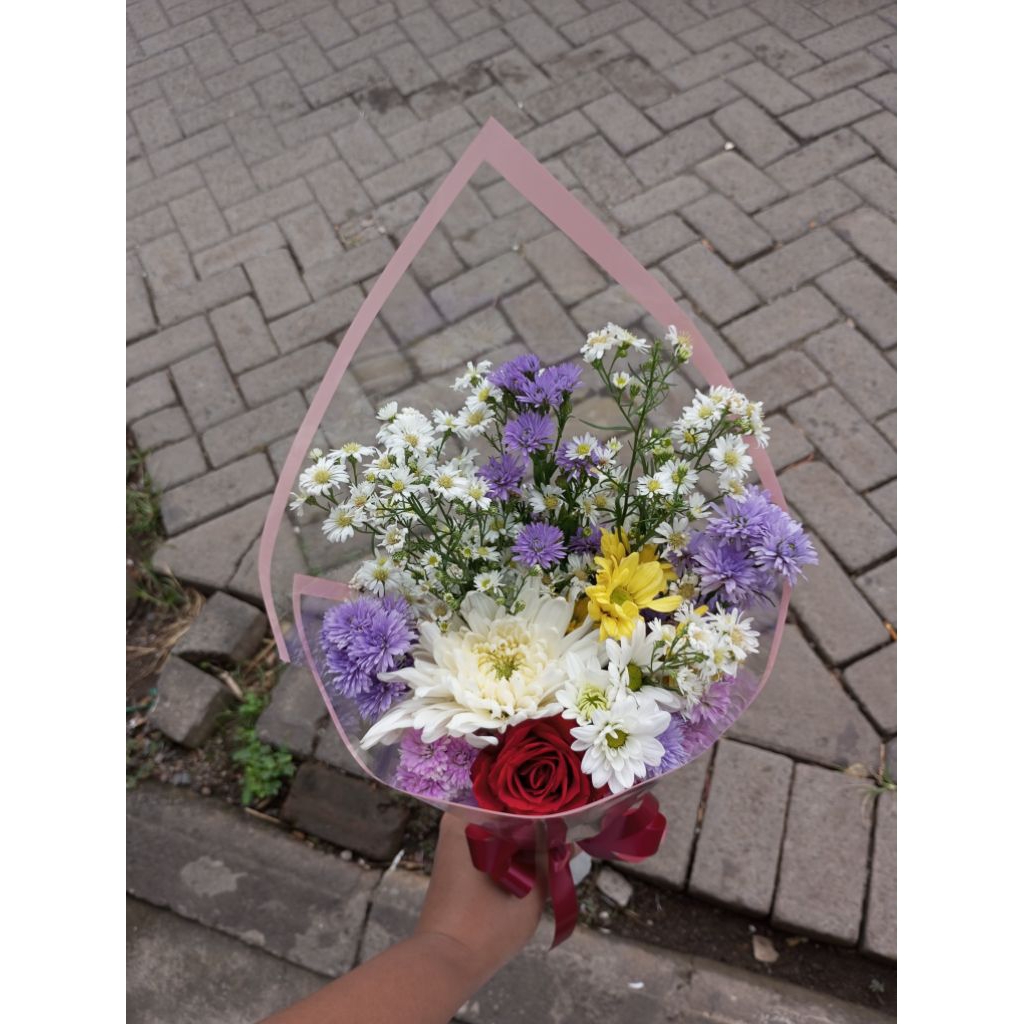 Buket bunga surabaya / bunga asli / buket mawar