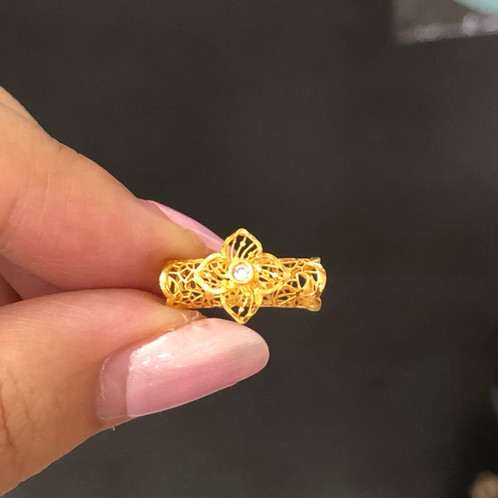 EV1.c- CHARM WAJIK UBS 0.6GR KADAR 375