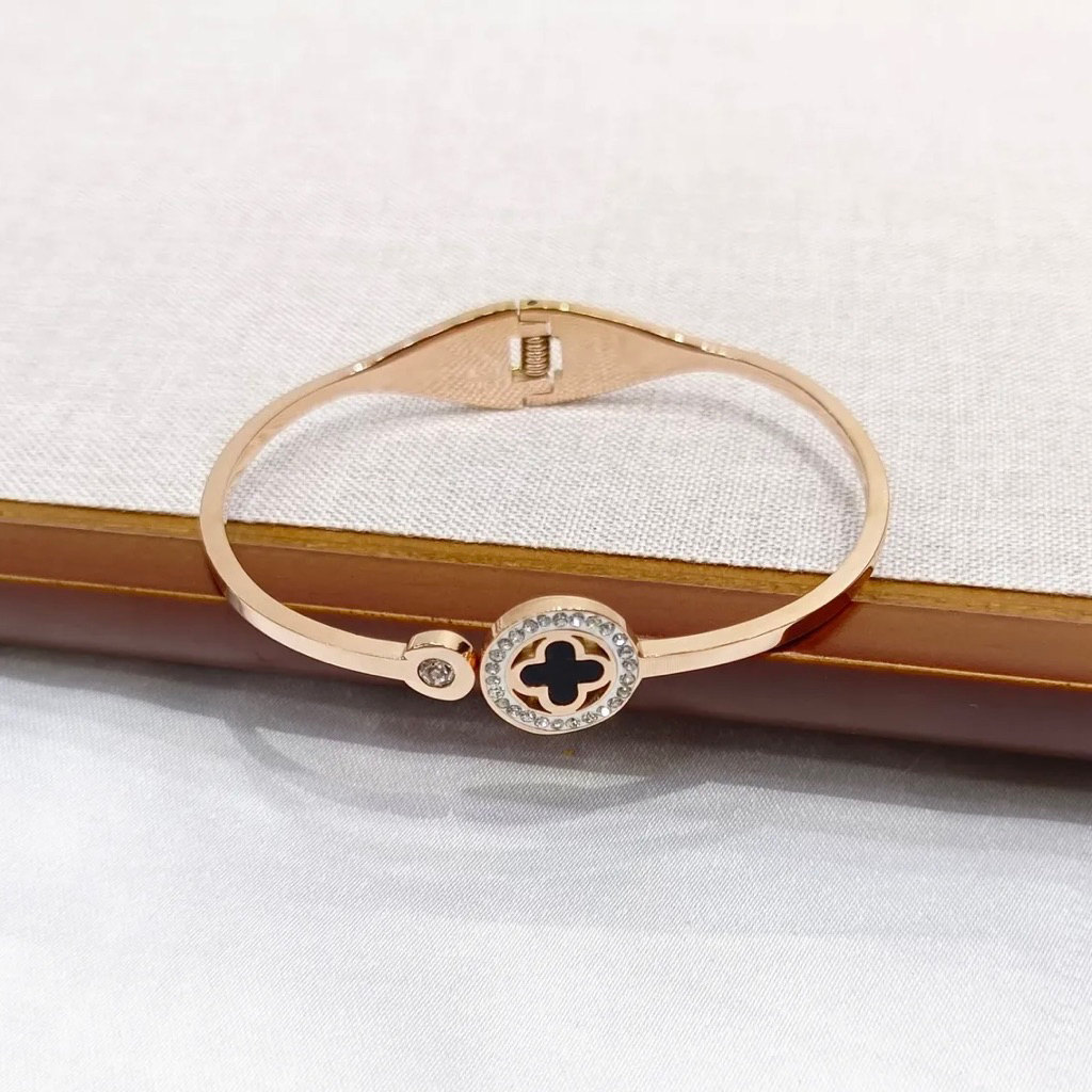 Gelang titanium bangle vc bulat bunga clover lis diamond