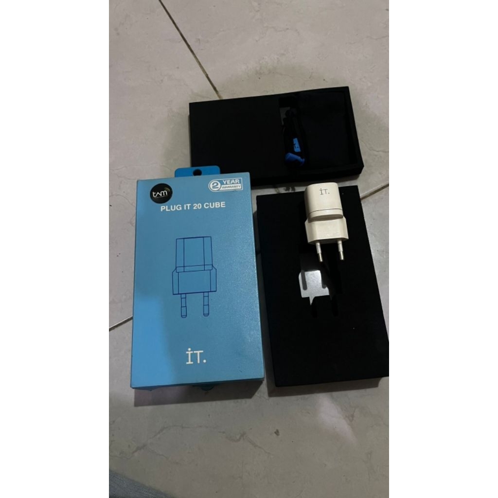 Charger iPhone C PLUG IT 20 CUBE Garansi Resmi TAM Original 100% Second Normal Siap Pakai