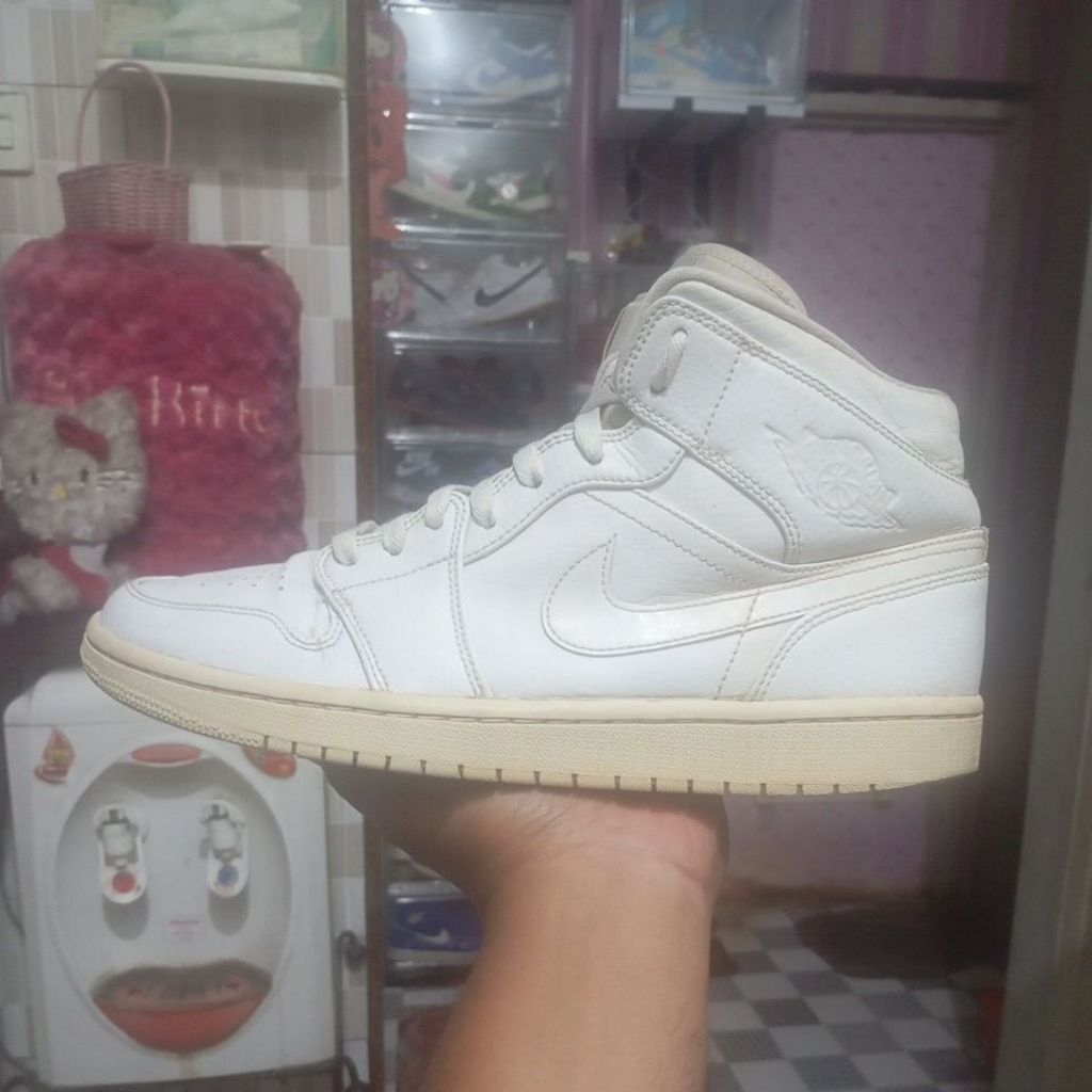 AJ 1 Retro Mid Triple White Size: 44