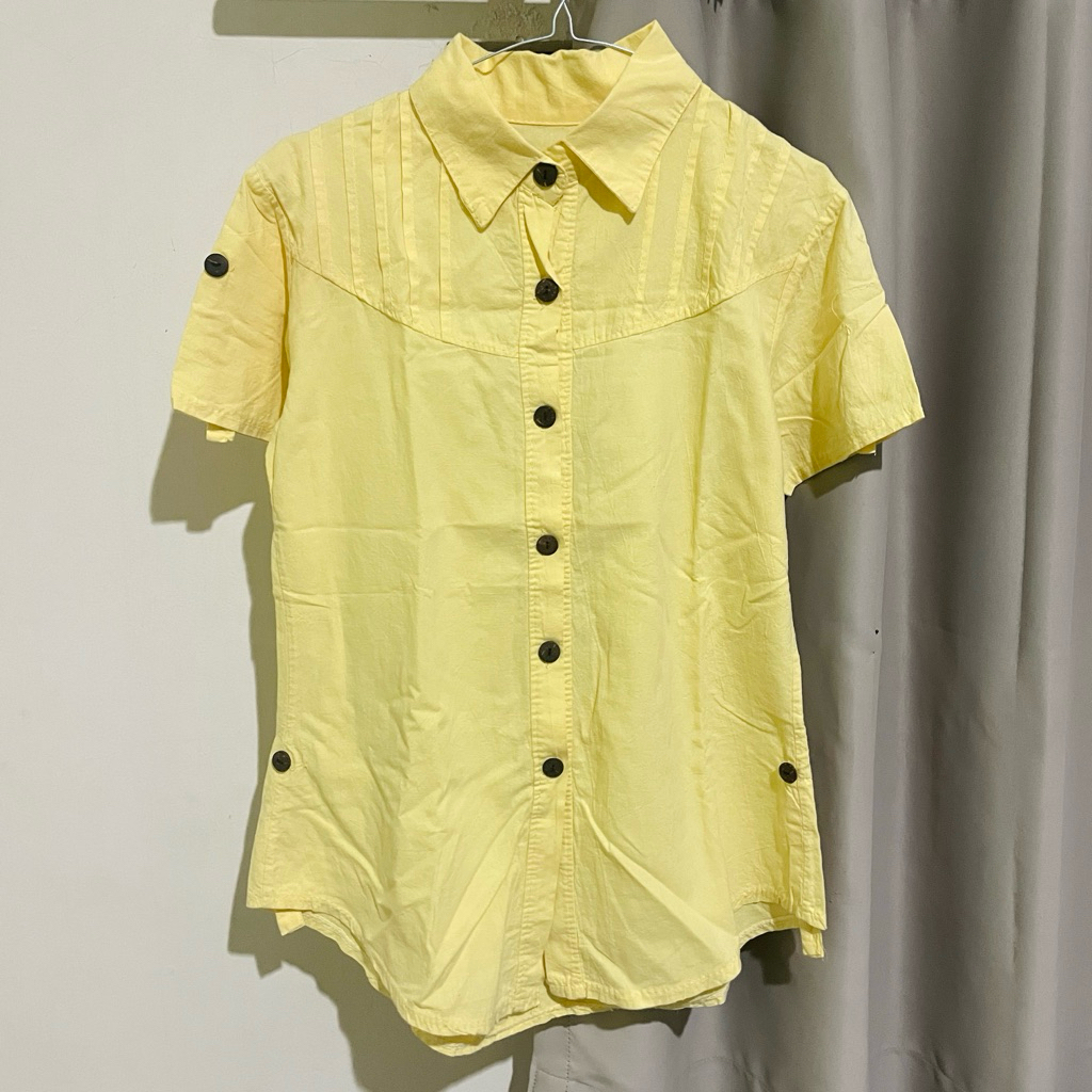 kemeja pendek soft yellow preloved