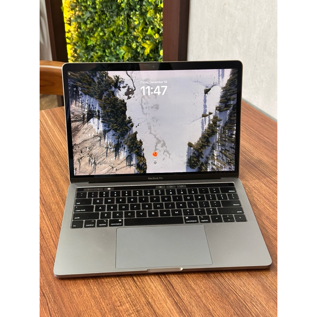 MACBOOK PRO 2018 13 inci RAM 16GB SSD 512GB SPACE GRAY