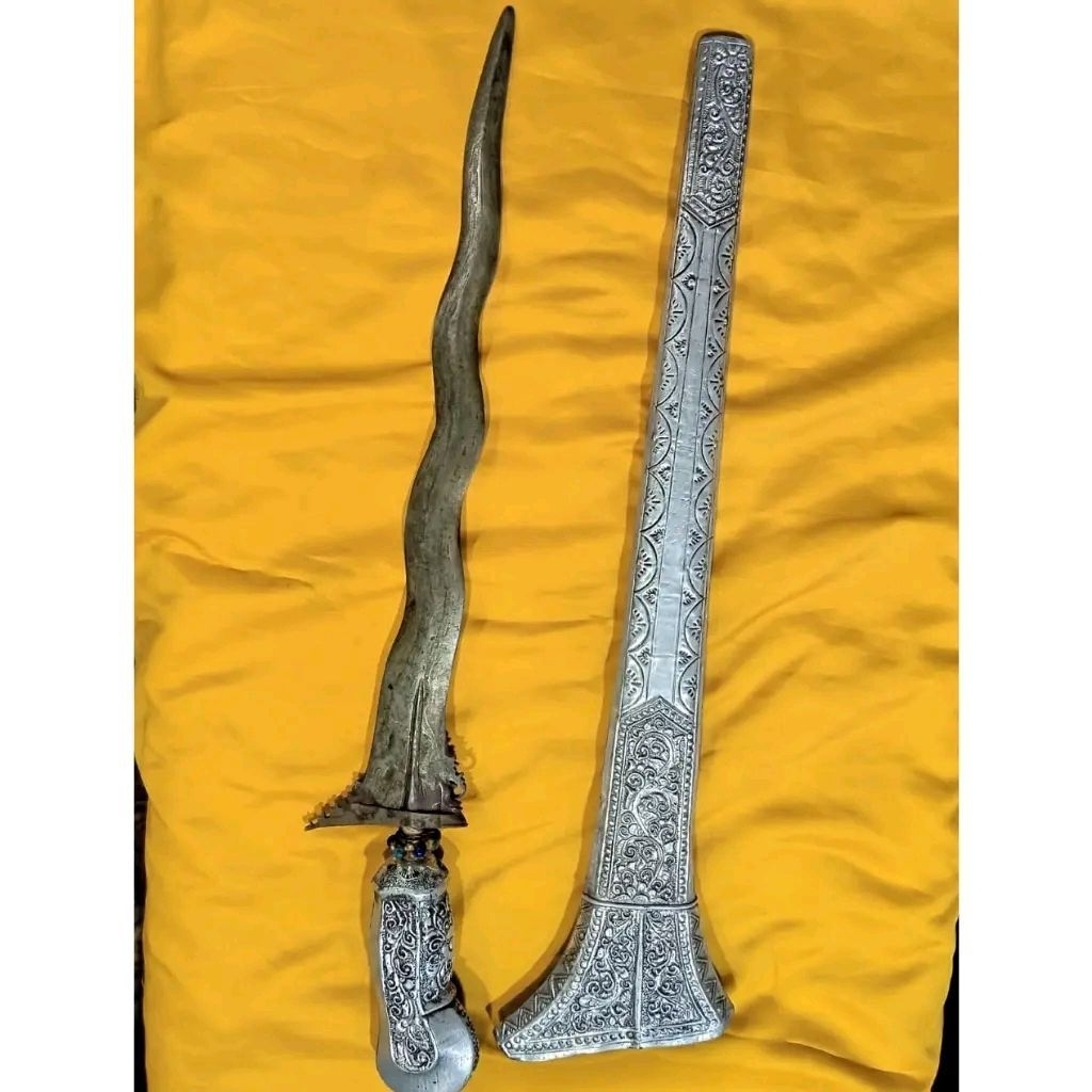 Keris Bali Asli Warangka Super Langka di Jakarta