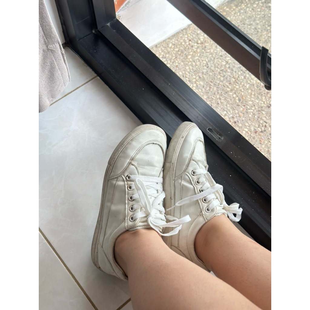 sneakers sepatu pvn preloved