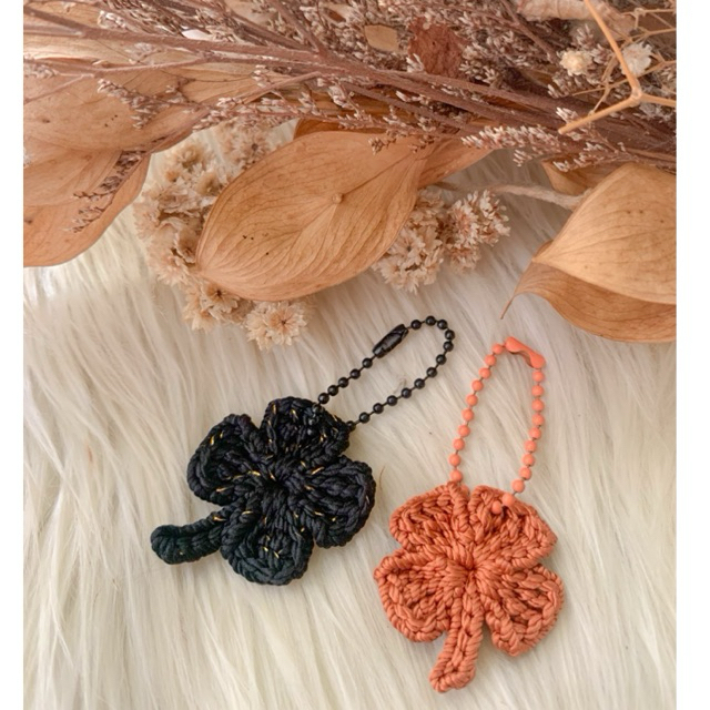 gantungan kunci / gantungan tas / hiasan tas rajut