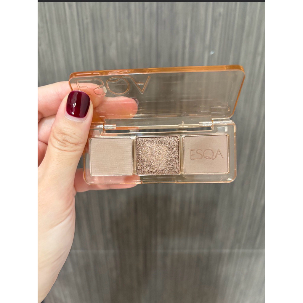 esqa eyeshadow