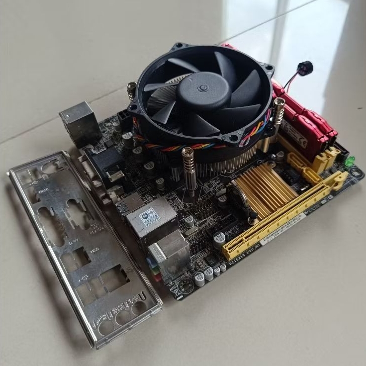 Paket Motherboard Mini ITX H81 + i7 4790 + RAM