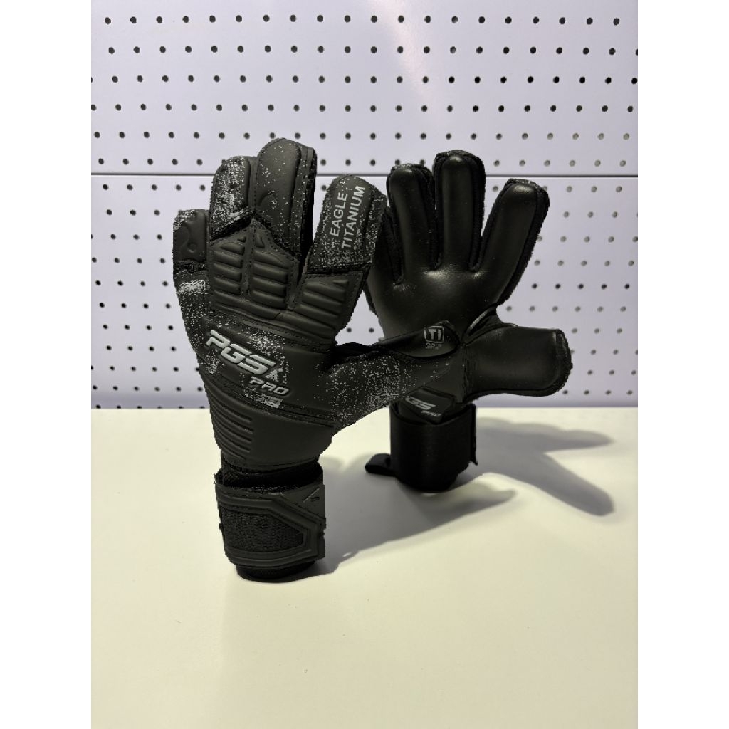 PGS PRO Eagle Titanium Hitam - Sarung Tangan Kiper - Gloves - Sarung Tangan Kiper Anak dan Dewasa
