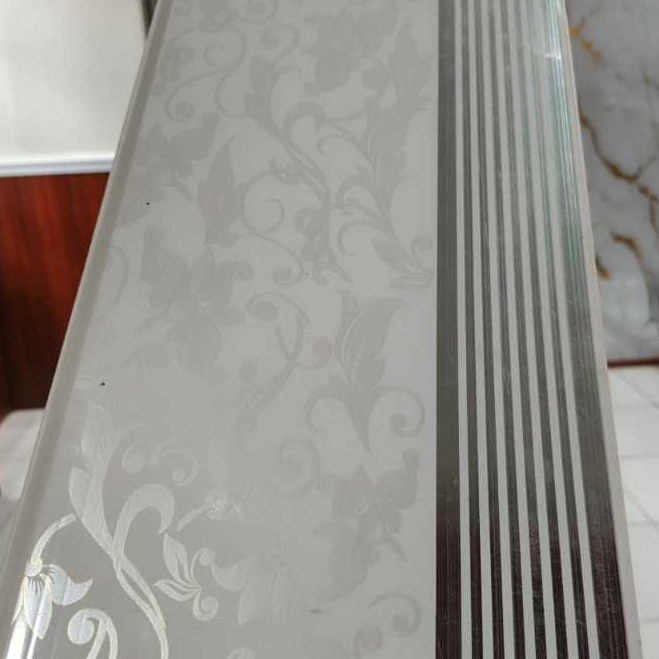 Plafon pvc 8mm murah kuat dan elegan 4meter