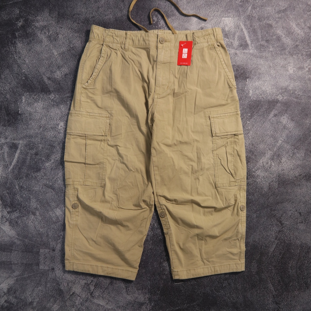 CELANA PENDEK UNIQLO CARGO SHORT PANTS SP60 SIZE M 31-34
