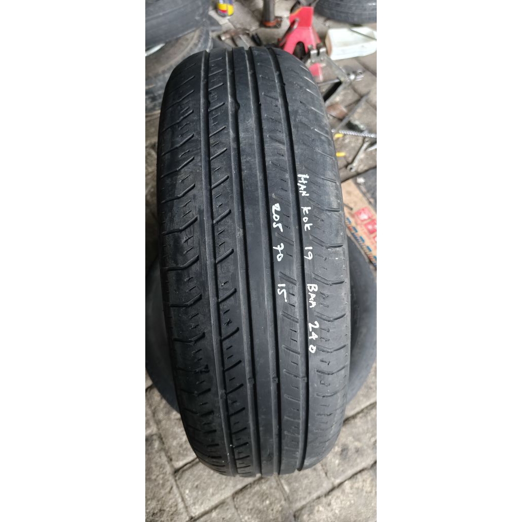 Ban bekas garitan HANKOOK OPTIMO ME02  205/70 R 15 belum ada tambalan tahun pembuatan 2019 BBA