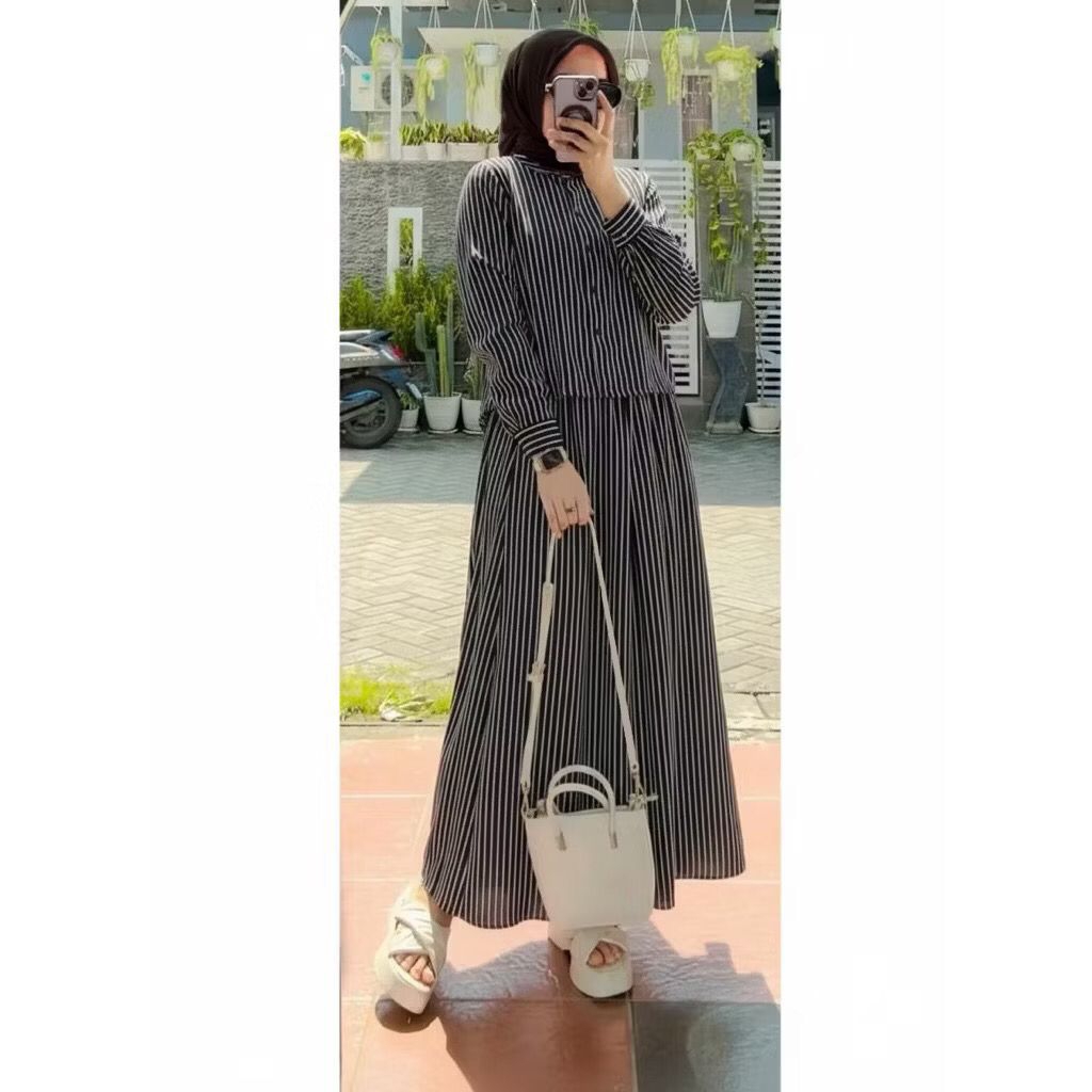 Setelan Muslimah Wanita Stripe | Tunik Lengan Panjang & Rok Plisket Panjang |