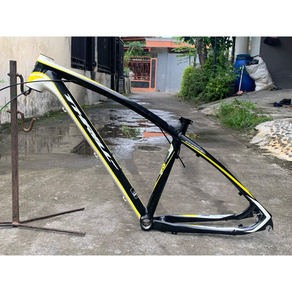 Frame set MTB Thrill Agent XC3 seri tertinggi UK 26