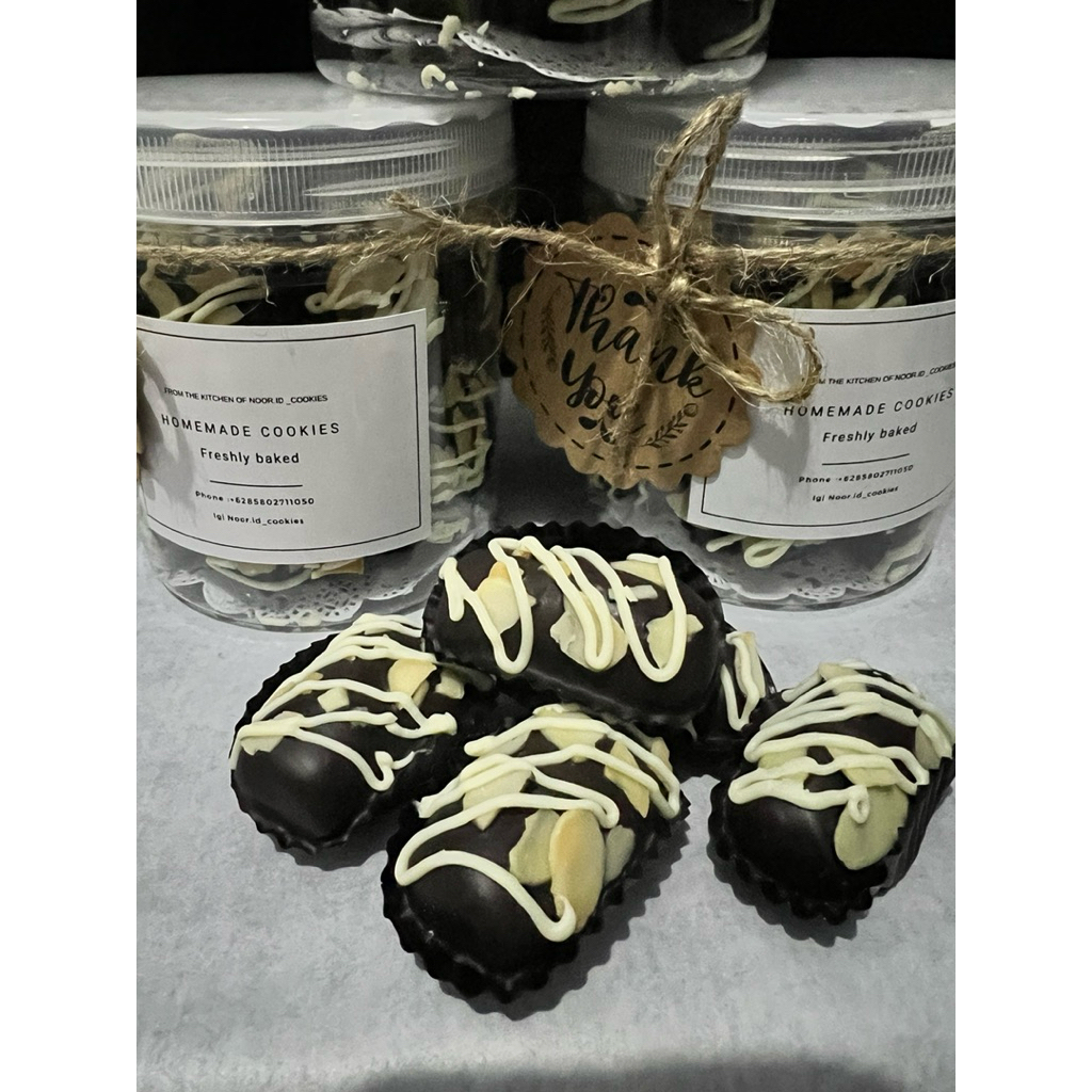 Almond London Cookies Premium | Kue Kering Coklat Isi Almond Utuh