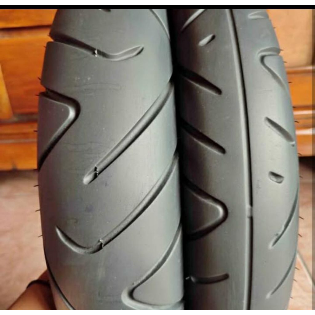 ban motor Scoopy sepasAng merek IRC ukuran 110/80,.100/80 ring 12