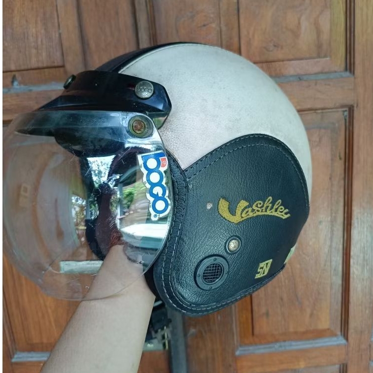 Helm Bogo Kulit Classic Retro SNI