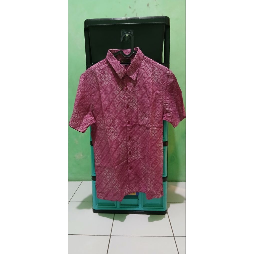 Preloved Kemeja Pria Batik Keris Slim Fit